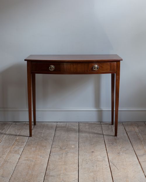 GEORGIAN MAHOGANY BOWFRONT SIDE TABLE - ADDITIONAL PHOTO 1