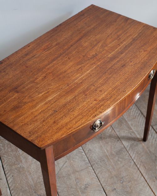 GEORGIAN MAHOGANY BOWFRONT SIDE TABLE - ADDITIONAL PHOTO 3