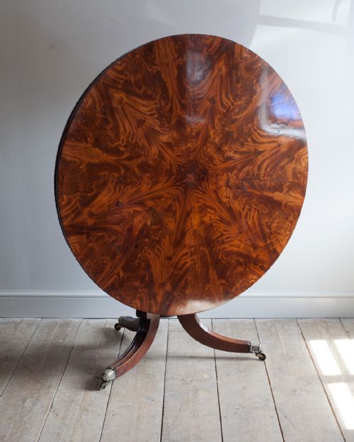 BEAUTIFUL WILLIAM IV FLAME MAHOGANY CENTRE TABLE - ADDITIONAL PHOTO 2