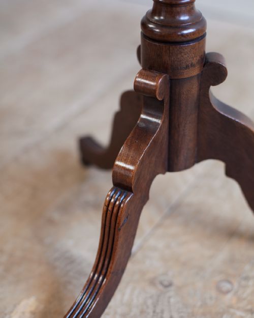 FINE QUALITY 19TH CENTURY CANDLE STAND - ADDITIONAL PHOTO 3