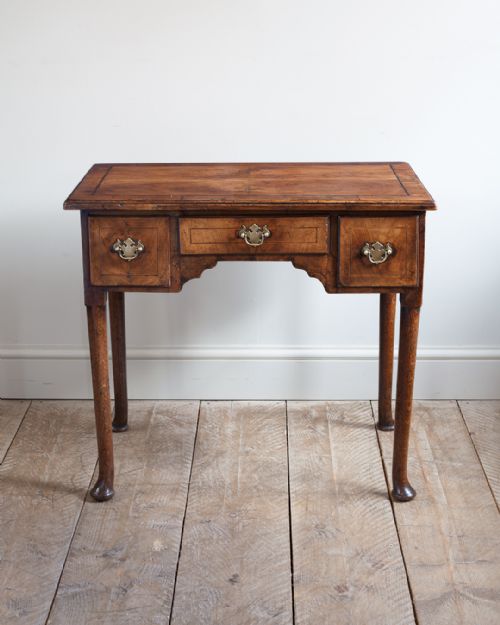 charming george ii walnut and oak lowboy - CATEGORY: ANTIQUE TABLES - DATED GEORGIAN