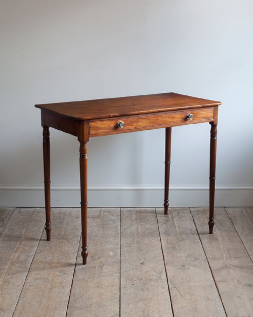 george iv mahogany side table of good colour - CATEGORY: ANTIQUE TABLES - DATED 19TH CENTURY