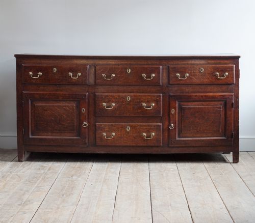 LOVELY EARLY GEORGIAN OAK DRESSER BASE - ADDITIONAL PHOTO 1