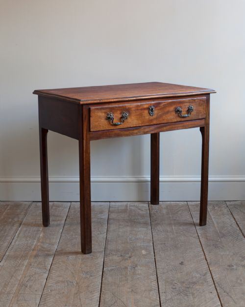 charming george iii mahogany side table - CATEGORY: ANTIQUE TABLES - DATED GEORGIAN