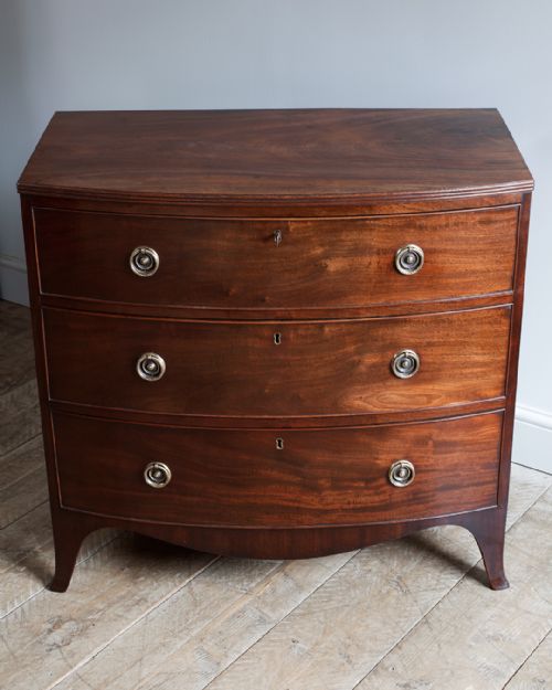GEORGE IV MAHOGANY BOWFRONT CHEST OF DRAWERS - ADDITIONAL PHOTO 1