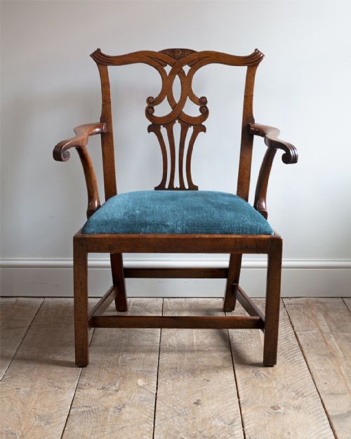 ATTRACTIVE CHIPPENDALE PERIOD MAHOGANY CARVER CHAIR - ADDITIONAL PHOTO 2