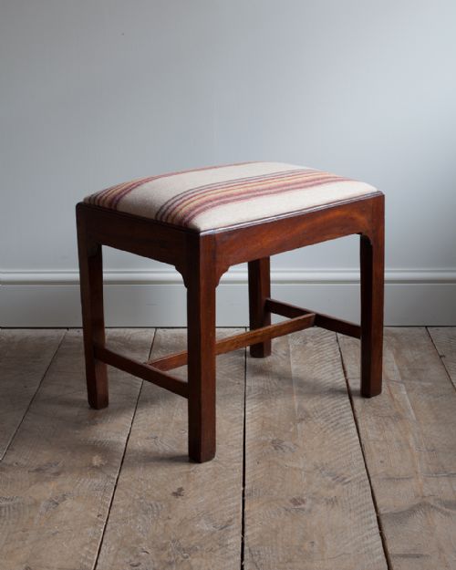 lovely georgian mahogany stool - CATEGORY: ANTIQUE STOOLS - DATED GEORGIAN