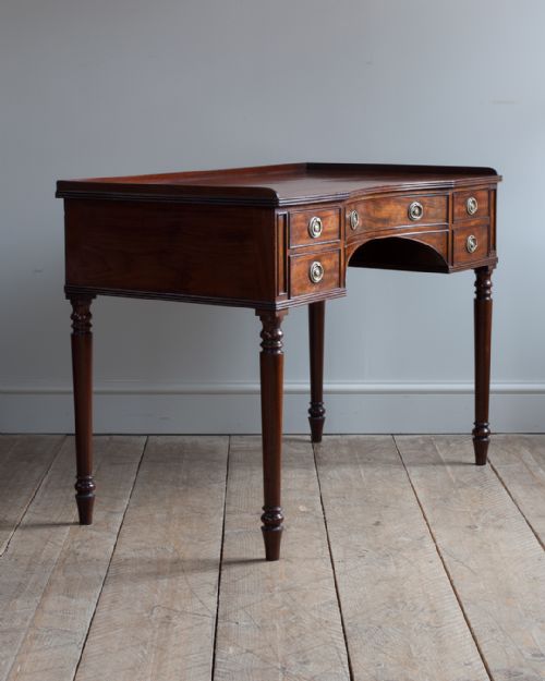 ELEGANT REGENCY MAHOGANY DRESSING TABLE - ADDITIONAL PHOTO 2