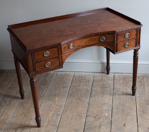 ELEGANT REGENCY MAHOGANY DRESSING TABLE - ADDITIONAL PHOTO 3