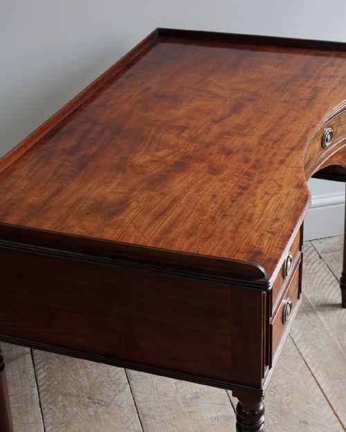 ELEGANT REGENCY MAHOGANY DRESSING TABLE - ADDITIONAL PHOTO 5