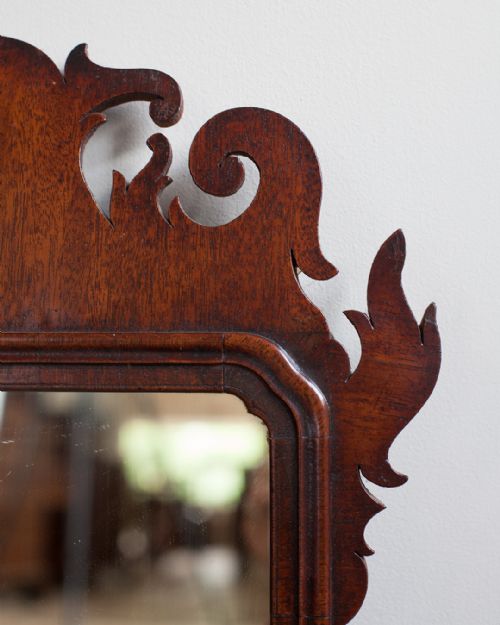 CHARMING LITTLE GEORGIAN MAHOGANY FRET MIRROR - ADDITIONAL PHOTO 3