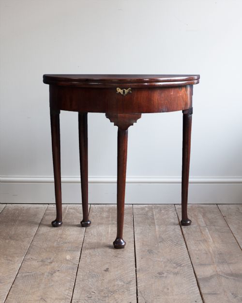 georgian mahogany tea table - CATEGORY: ANTIQUE TABLES - DATED 18TH CENTURY