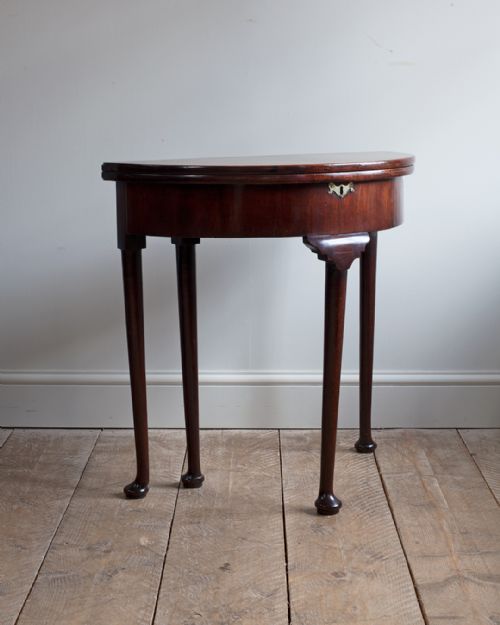 GEORGIAN MAHOGANY TEA TABLE - ADDITIONAL PHOTO 1