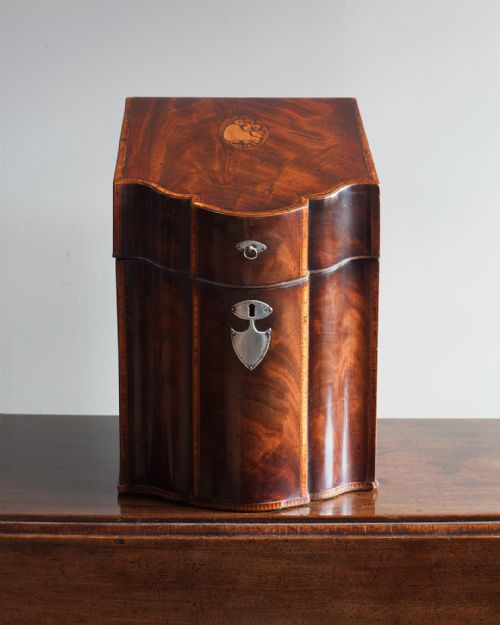 georgian mahogany knife box - CATEGORY: ANTIQUE BOXES - DATED 17TH CENTURY