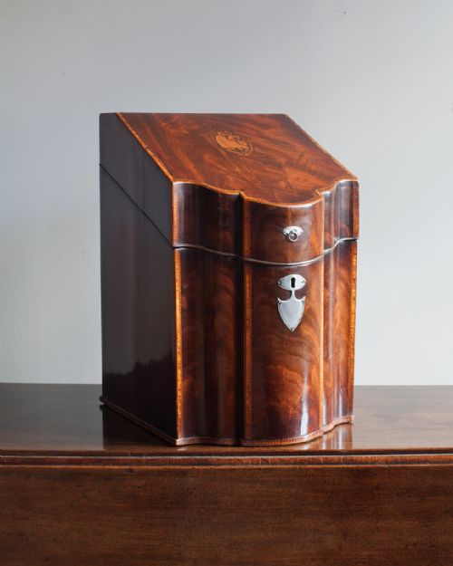 GEORGIAN MAHOGANY KNIFE BOX - ADDITIONAL PHOTO 1