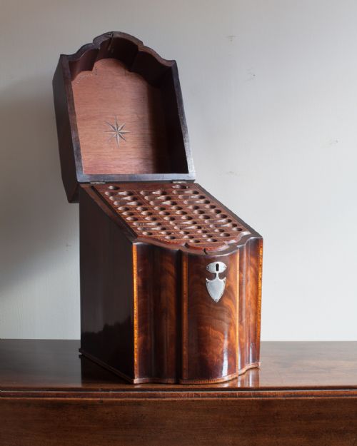 GEORGIAN MAHOGANY KNIFE BOX - ADDITIONAL PHOTO 2