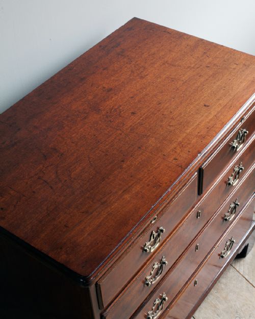 18TH CENTURY MAHOGANY CHEST OF DRAWERS - ADDITIONAL PHOTO 2