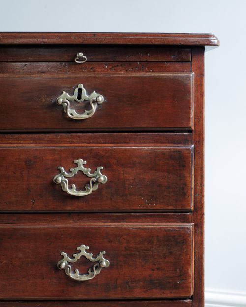 18TH CENTURY MAHOGANY CHEST OF DRAWERS - ADDITIONAL PHOTO 5