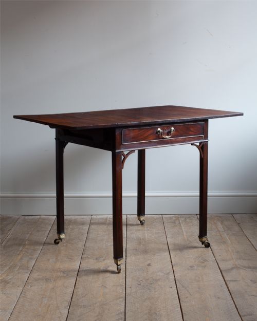 GEORGE III MAHOGANY PEMBROKE TABLE - ADDITIONAL PHOTO 1