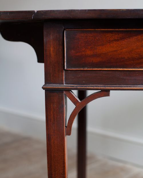 GEORGE III MAHOGANY PEMBROKE TABLE - ADDITIONAL PHOTO 5