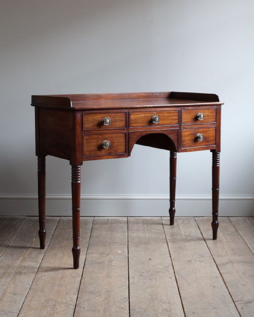 REGENCY MAHOGANY DRESSING TABLE - ADDITIONAL PHOTO 1