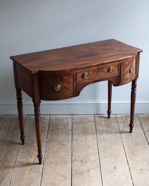 REGENCY MAHOGANY BOWFRONT DRESSING TABLE - ADDITIONAL PHOTO 3