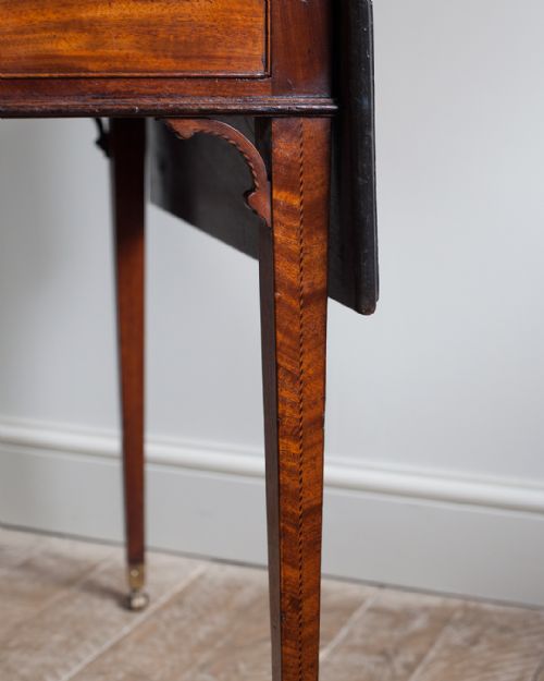 GEORGE III MAHOGANY PEMBROKE TABLE - ADDITIONAL PHOTO 5