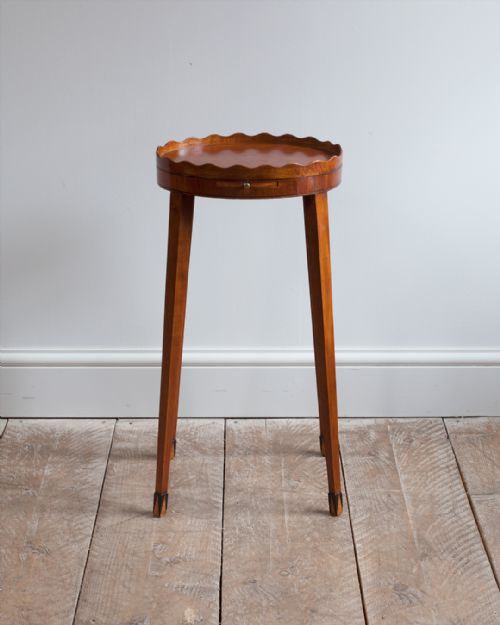 GEORGE III SATINWOOD OVAL URN STAND - ADDITIONAL PHOTO 1