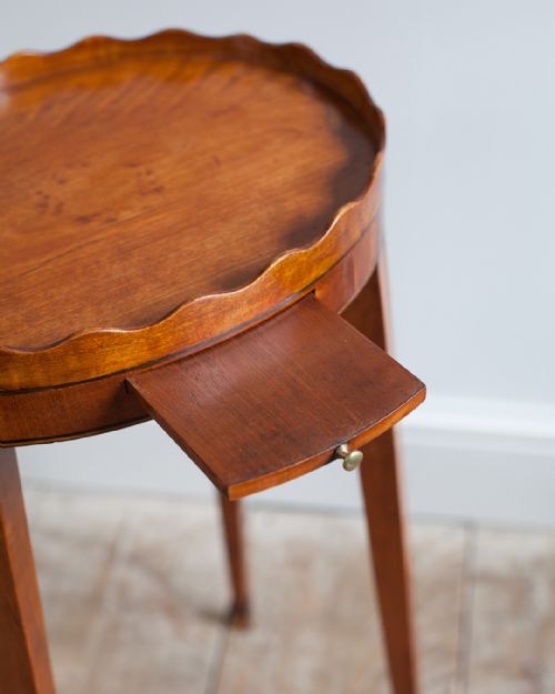 GEORGE III SATINWOOD OVAL URN STAND - ADDITIONAL PHOTO 4