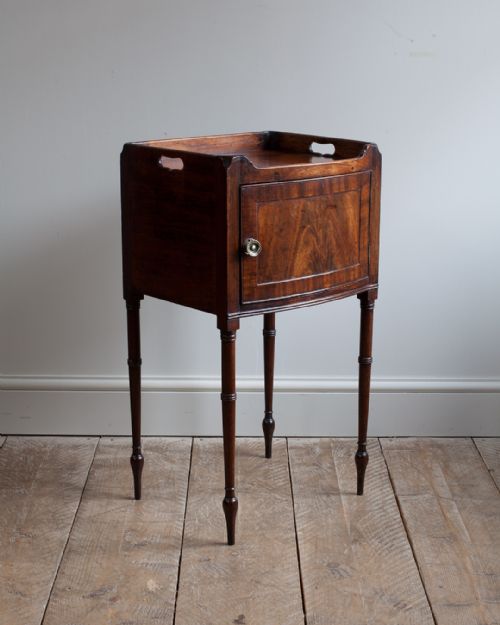 george iv mahogany bowfront pot cupboard - CATEGORY: ANTIQUE CUPBOARDS - DATED 19TH CENTURY