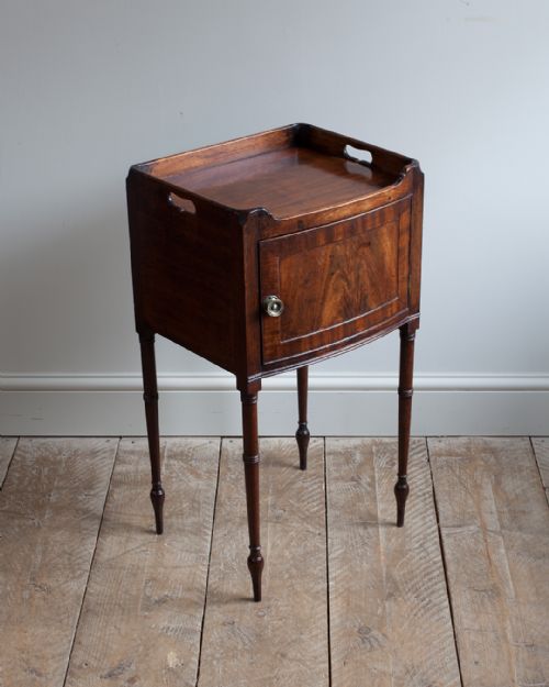 GEORGE IV MAHOGANY BOWFRONT POT CUPBOARD - ADDITIONAL PHOTO 1