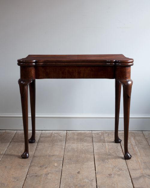 ATTRACTIVE GEORGE II MAHOGANY CARD TABLE - ADDITIONAL PHOTO 1