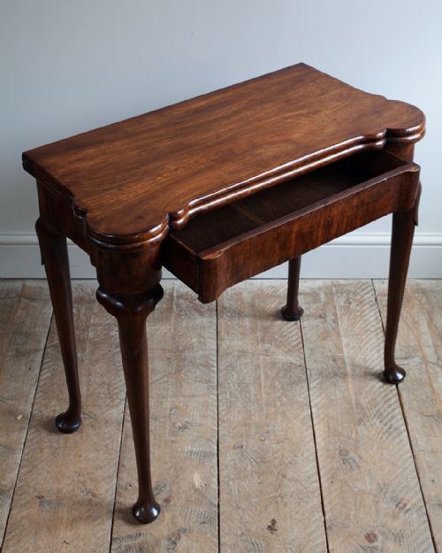 ATTRACTIVE GEORGE II MAHOGANY CARD TABLE - ADDITIONAL PHOTO 2