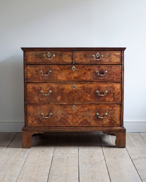 GEORGE II WALNUT CHEST OF DRAWERS - ADDITIONAL PHOTO 2