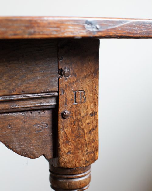 SMALL 17TH CENTURY OAK REFECTORY TABLE - ADDITIONAL PHOTO 5
