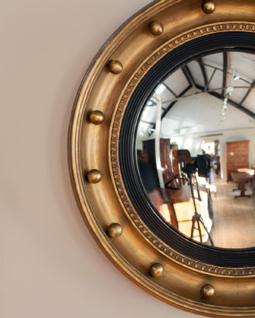 19TH CENTURY GILT CONVEX MIRROR - ADDITIONAL PHOTO 2