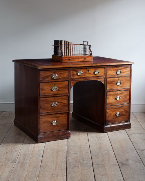 19th century mahogany pedestal desk - CATEGORY: ANTIQUE DESKS - DATED 19TH CENTURY