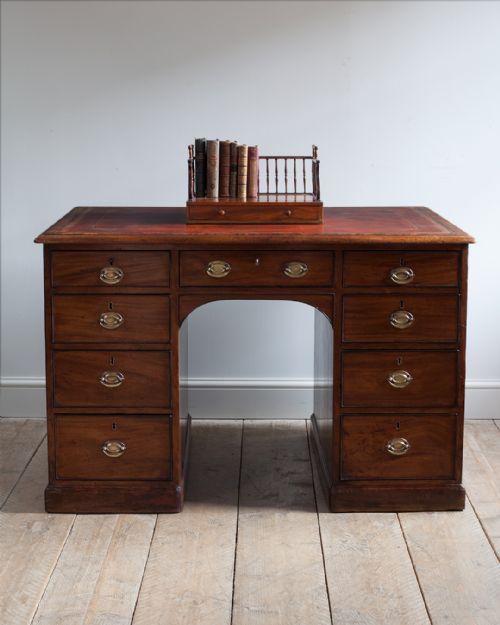 19TH CENTURY MAHOGANY PEDESTAL DESK - ADDITIONAL PHOTO 1