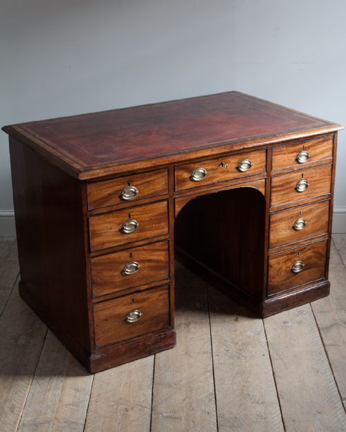 19TH CENTURY MAHOGANY PEDESTAL DESK - ADDITIONAL PHOTO 2