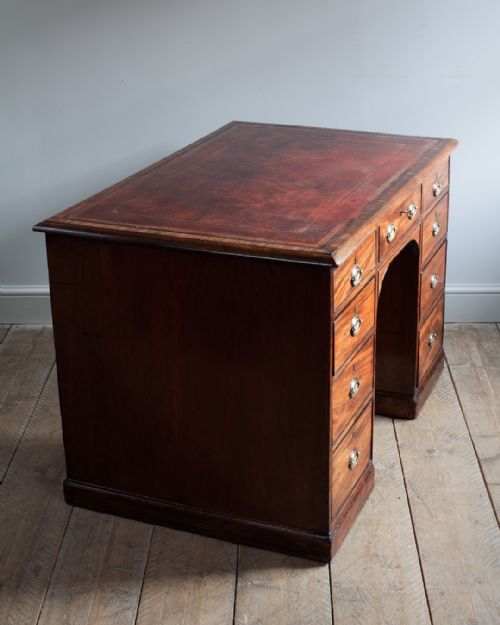 19TH CENTURY MAHOGANY PEDESTAL DESK - ADDITIONAL PHOTO 3