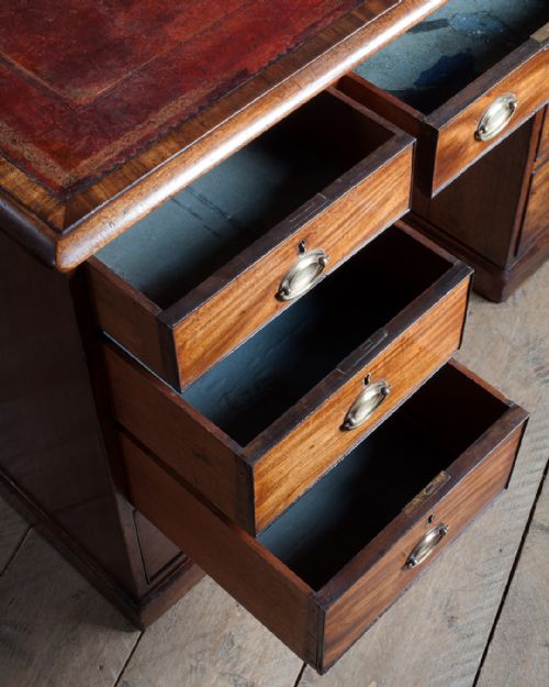 19TH CENTURY MAHOGANY PEDESTAL DESK - ADDITIONAL PHOTO 6