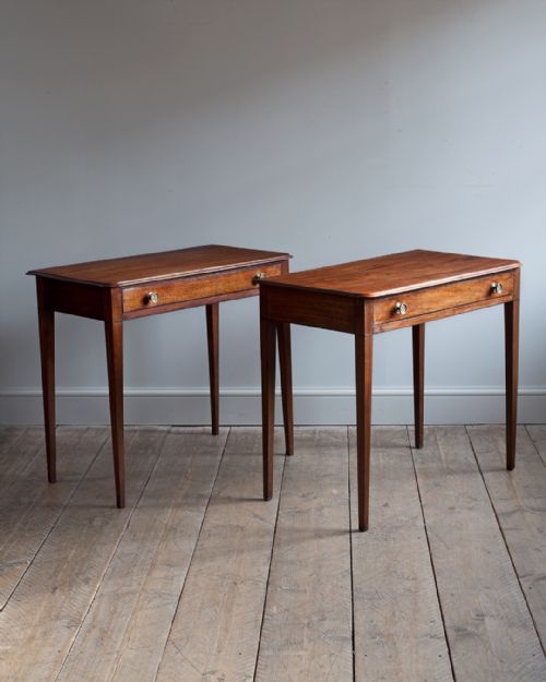 pair of georgian mahogany side tables - CATEGORY: ANTIQUE TABLES - DATED 19TH CENTURY