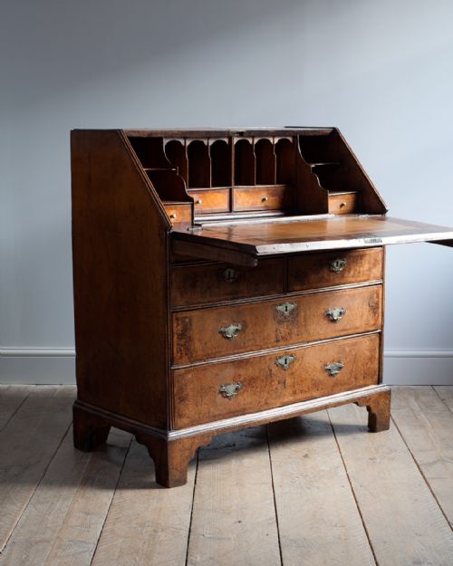 WILLIAM MARY WALNUT BUREAU - ADDITIONAL PHOTO 3