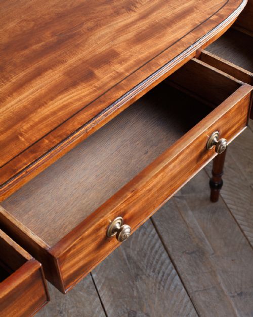 REGENCY MAHOGANY BOWFRONT DRESSING TABLE - ADDITIONAL PHOTO 5