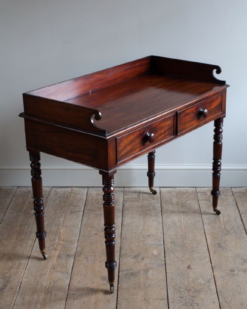 19TH CENTURY MAHOGANY SIDE TABLE - ADDITIONAL PHOTO 2