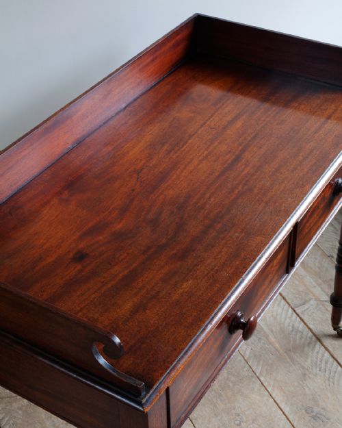19TH CENTURY MAHOGANY SIDE TABLE - ADDITIONAL PHOTO 3