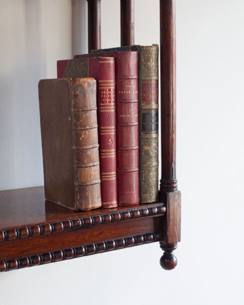 19TH CENTURY MAHOGANY WALL HANGING SHELVES - ADDITIONAL PHOTO 4