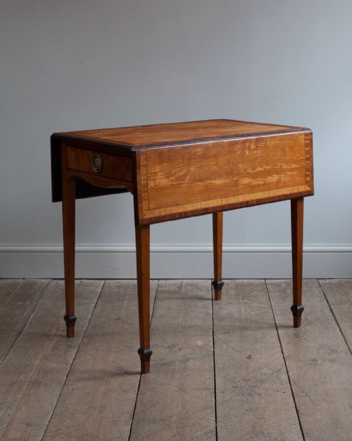 GEORGE III SATINWOOD PEMBROKE TABLE - ADDITIONAL PHOTO 1