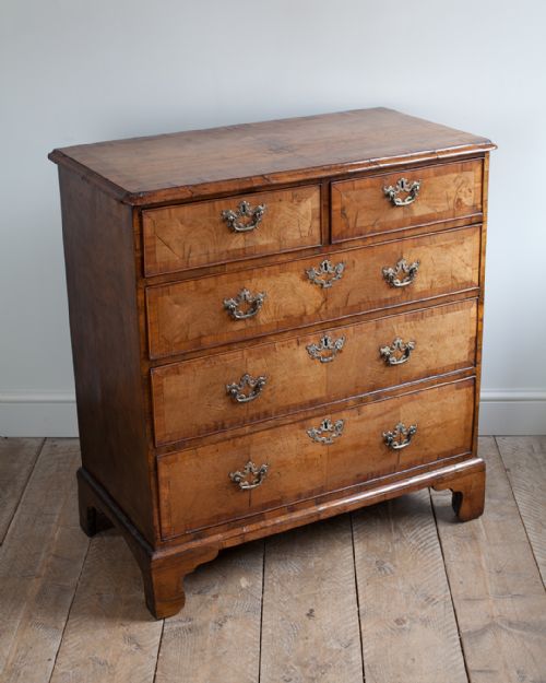 GEORGE II WALNUT AND FRUITWOOD CHEST OF DRAWERS - ADDITIONAL PHOTO 2