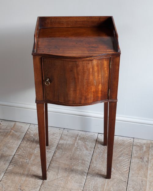 GEORGIAN BEDSIDE CUPBOARD - ADDITIONAL PHOTO 3
